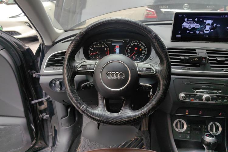 Used Audi Q3 2013 35 TFSI quattro Technology Edition Steering Wheel