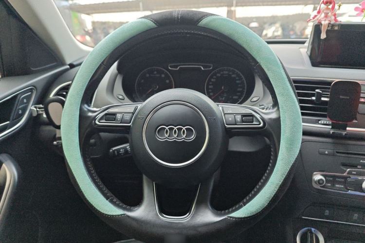 Used Audi Q3 2013 35 TFSI quattro Technology Edition Steering Wheel