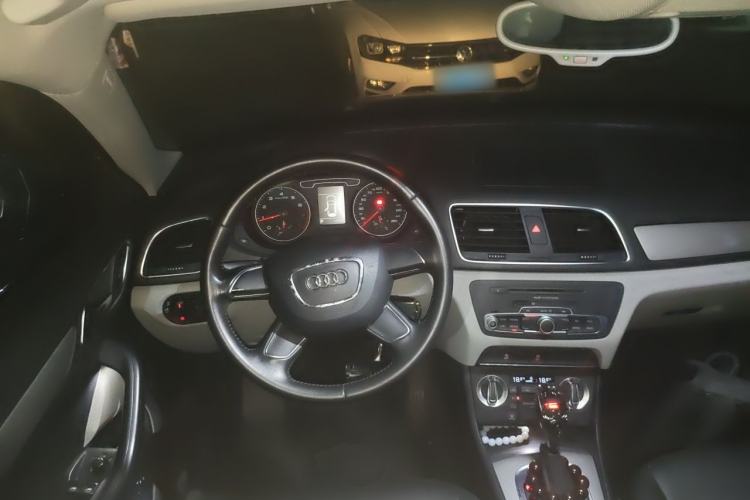 Used Audi Q3 2013 35 TFSI Ambition Edition Steering Wheel