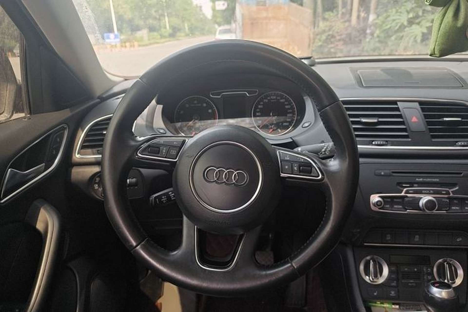 Used Audi Q3 2013 35 TFSI quattro Technology Edition Steering Wheel
