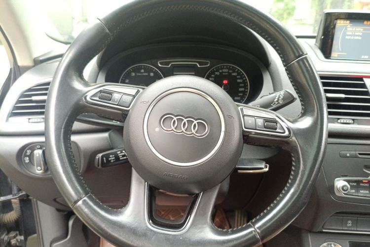Used Audi Q3 2013 35 TFSI Comfort Model Steering Wheel