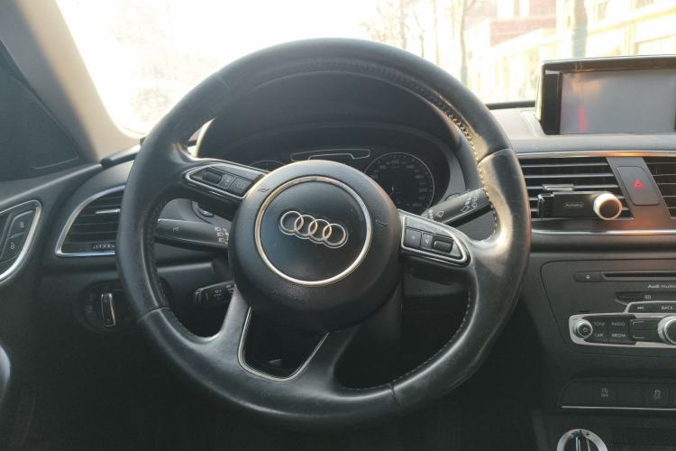 Used Audi Q3 2013 35 TFSI Comfort Model Steering Wheel