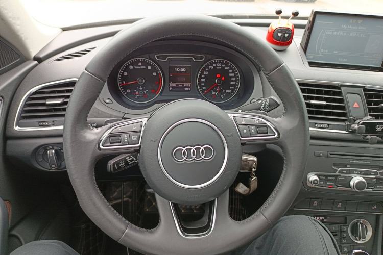 Used Audi Q3 2013 35 TFSI quattro Technology Edition Steering Wheel