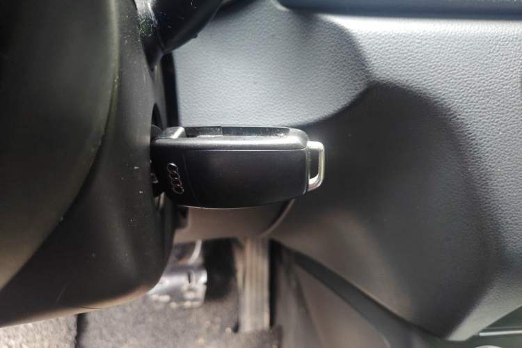 Used Audi Q3 2013 35 TFSI Comfort Model Vehicle Key