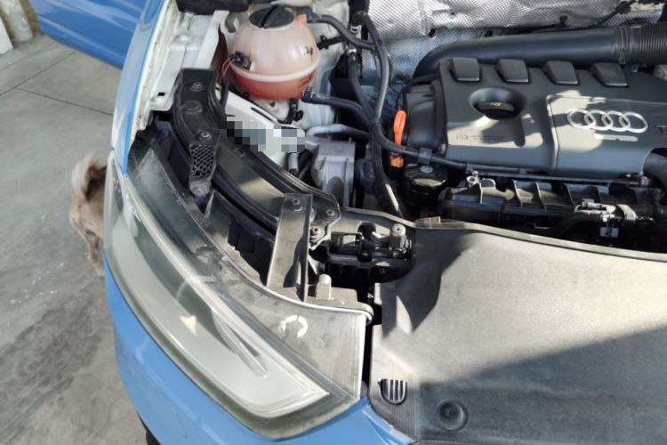 Used Audi Q3 2013 35 TFSI quattro Technology Edition Engine Bay Right