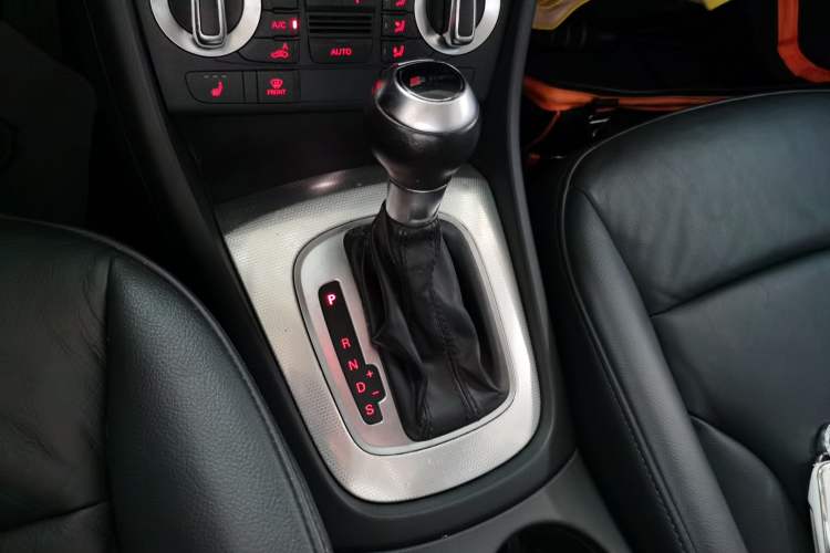 Used Audi Q3 2013 35 TFSI quattro Technology Edition Gear Lever