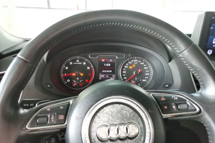 Used Audi Q3 2013 35 TFSI quattro Technology Edition Instrument Cluster