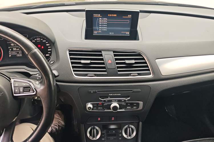Used Audi Q3 2013 35 TFSI Comfort Model Audio And AC Panel