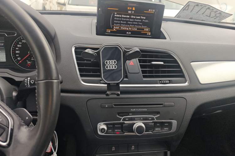 Used Audi Q3 2013 35 TFSI Comfort Model Audio And AC Panel