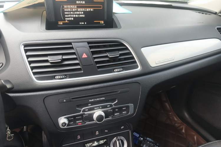 Used Audi Q3 2013 35 TFSI quattro Technology Edition Audio And AC Panel