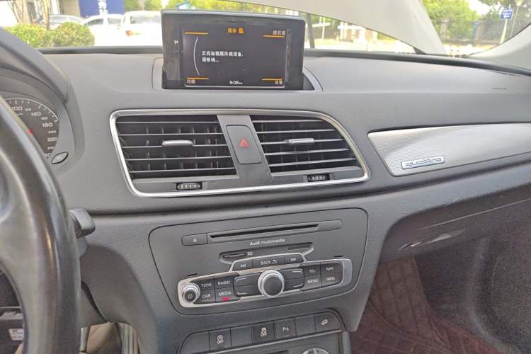Used Audi Q3 2013 35 TFSI Comfort Model Audio And AC Panel