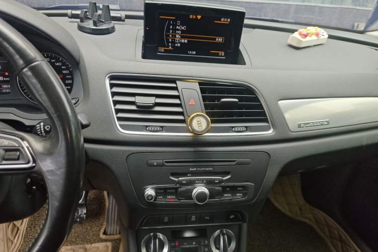 Used Audi Q3 2013 35 TFSI Comfort Model Audio And AC Panel
