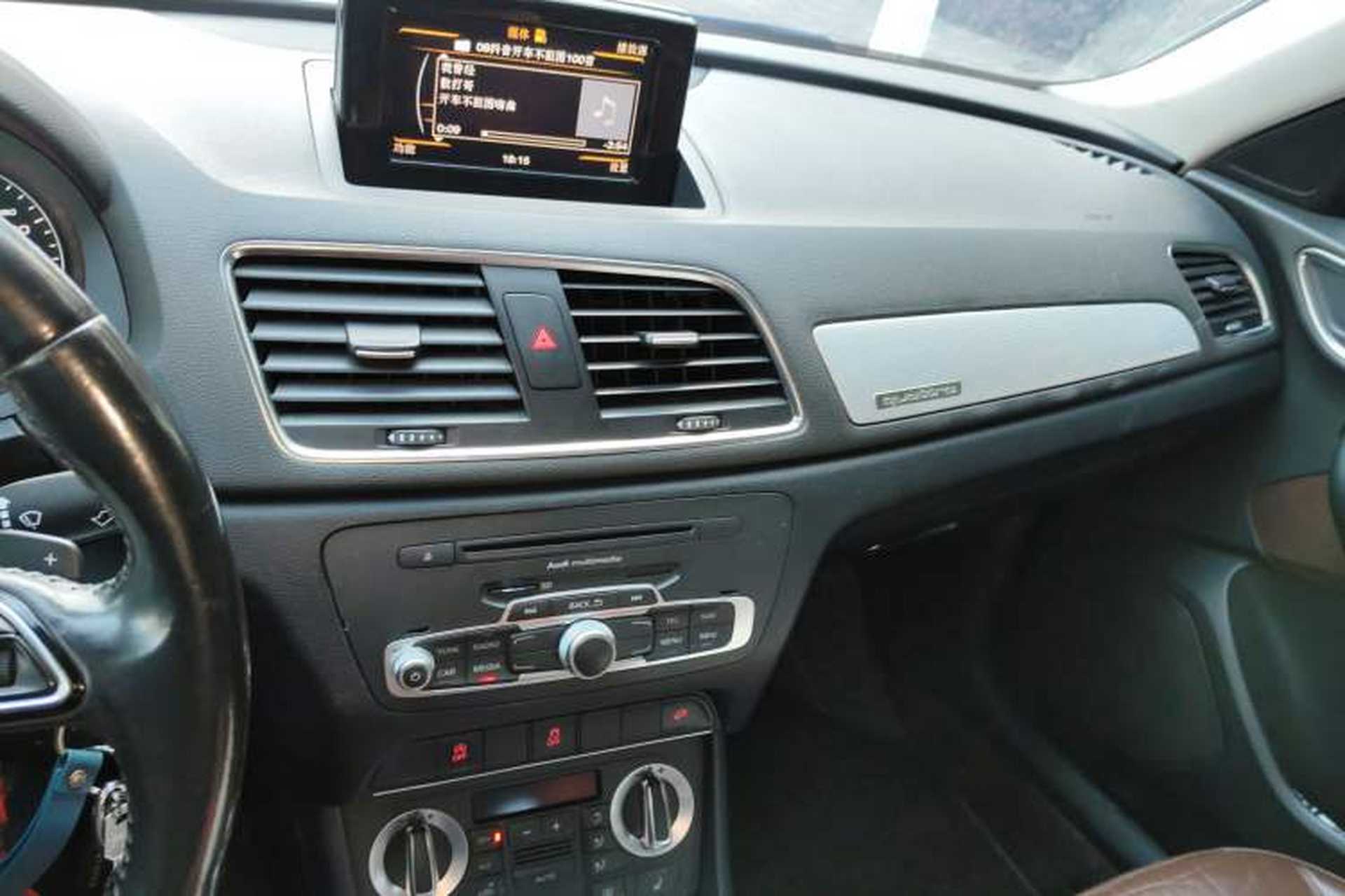 Used Audi Q3 2013 35 TFSI quattro Comfort Model Audio And AC Panel