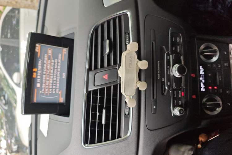 Used Audi Q3 2013 35 TFSI Comfort Model Audio And AC Panel