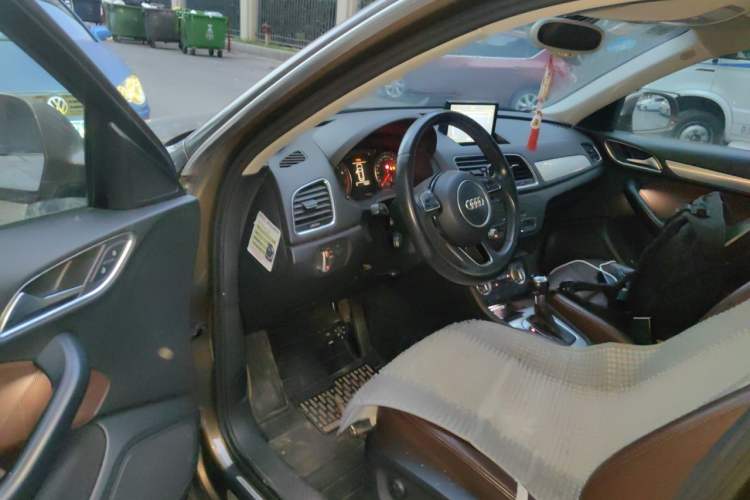Used Audi Q3 2013 35 TFSI Comfort Model Driver Seat