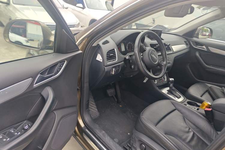Used Audi Q3 2013 35 TFSI Comfort Model Driver Seat