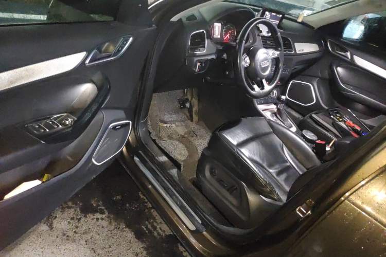 Used Audi Q3 2013 40 TFSI quattro Luxury Model Driver Seat