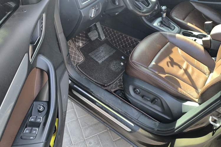 Used Audi Q3 2013 35 TFSI Comfort Model Driver Seat