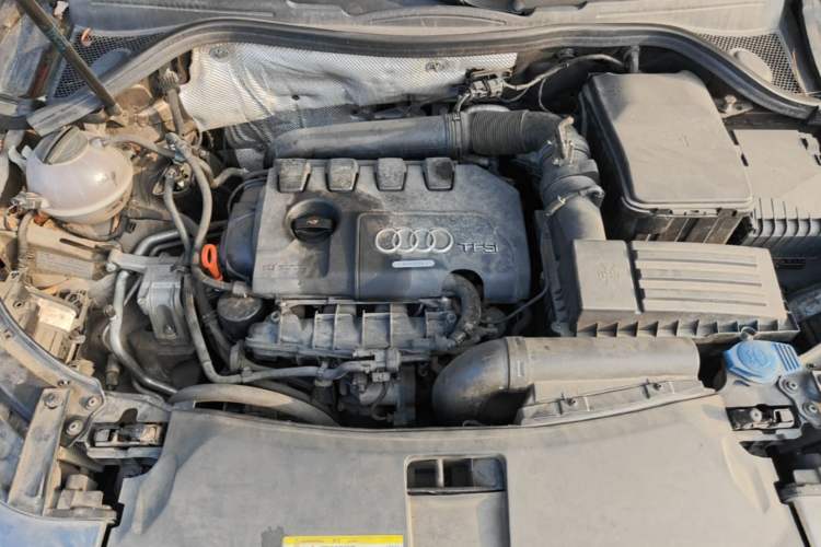Used Audi Q3 2013 35 TFSI quattro Comfort Model Engine Bay