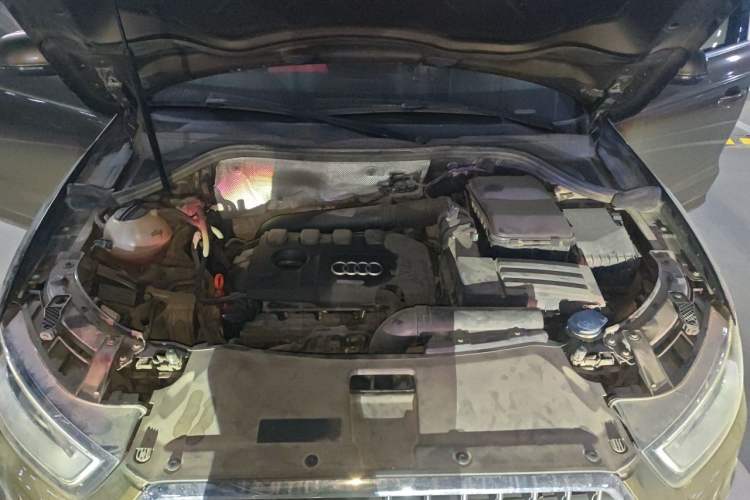 Used Audi Q3 2013 35 TFSI quattro Comfort Model Engine Bay