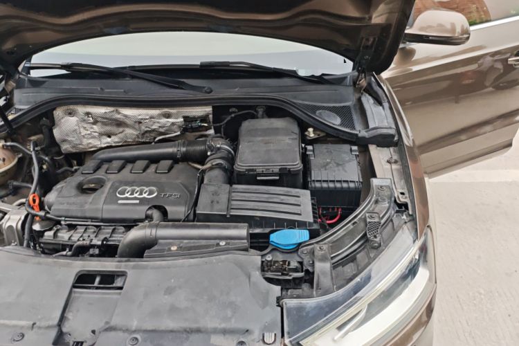 Used Audi Q3 2013 35 TFSI Comfort Model Engine Bay Left