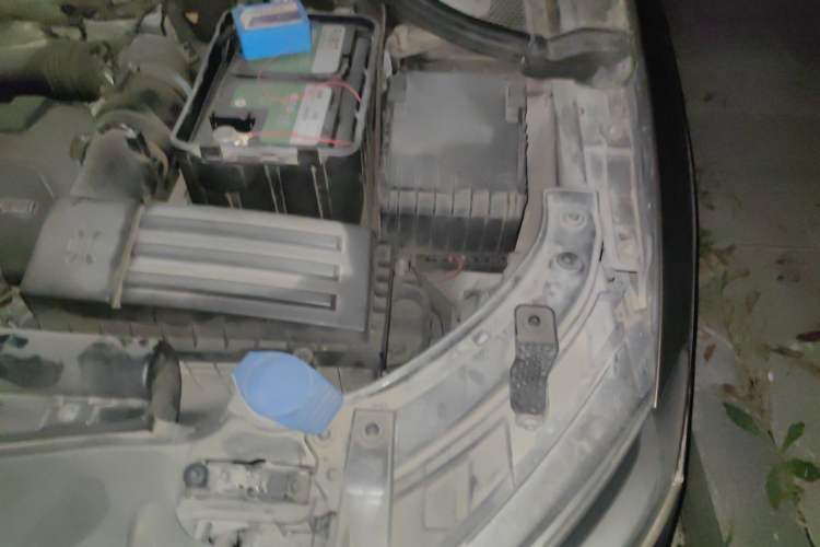 Used Audi Q3 2013 35 TFSI Comfort Model Engine Bay Left