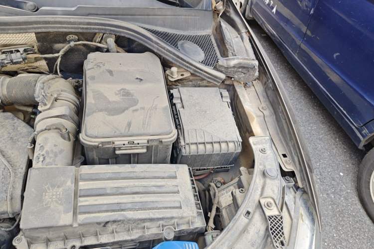Used Audi Q3 2013 35 TFSI Comfort Model Engine Bay Left
