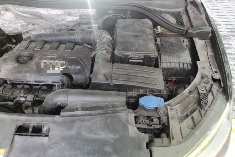 Used Audi Q3 2013 35 TFSI Comfort Model Engine Bay Left