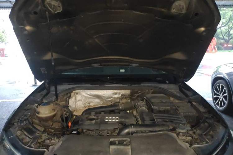 Used Audi Q3 2013 40 TFSI quattro Luxury Model Engine Bay