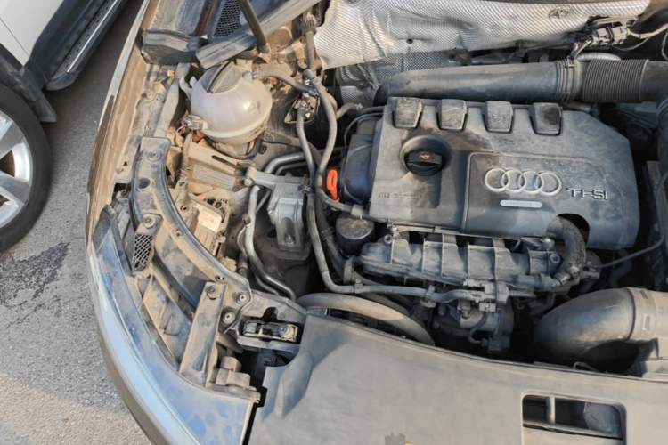 Used Audi Q3 2013 35 TFSI quattro Comfort Model Engine Bay Right