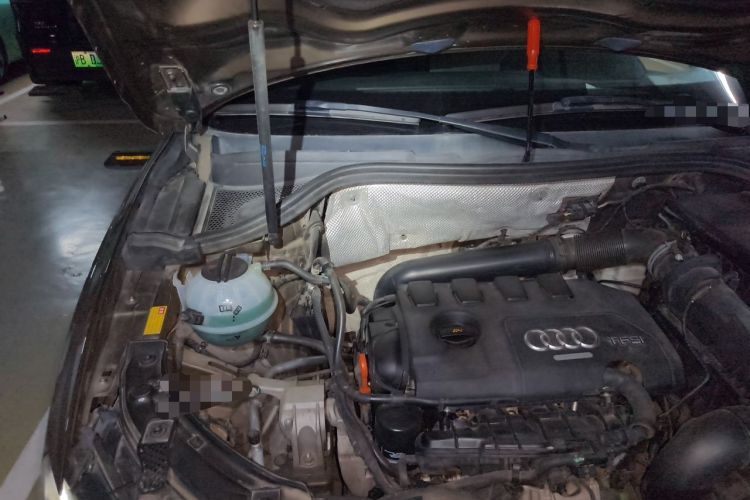 Used Audi Q3 2013 35 TFSI quattro Technology Edition Engine Bay Right