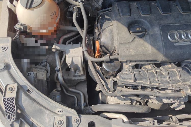 Used Audi Q3 2013 35 TFSI Comfort Model Engine Bay Right