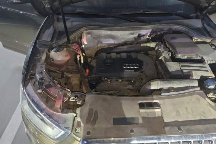 Used Audi Q3 2013 35 TFSI quattro Comfort Model Engine Bay Right