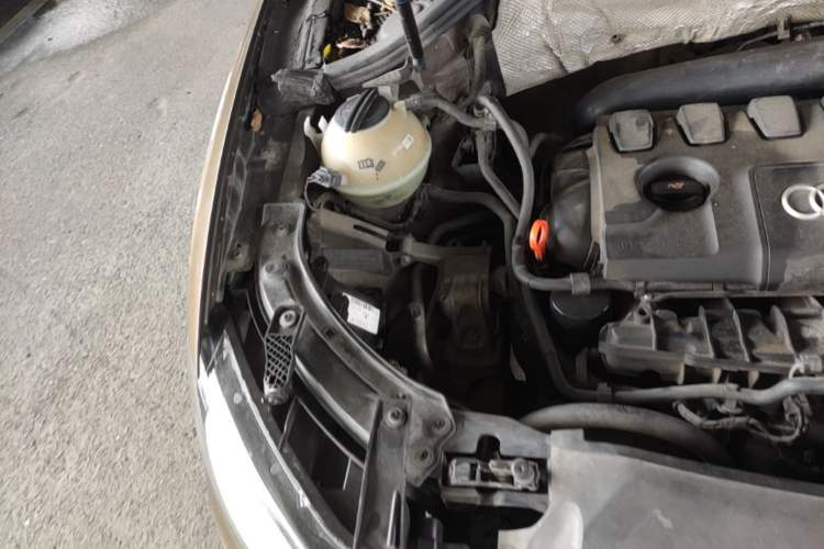 Used Audi Q3 2013 35 TFSI quattro Technology Edition Engine Bay Right