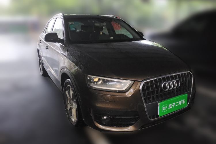 Used Audi Q3 2013 40 TFSI quattro Luxury Model Front Right 45 Deg