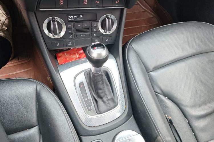 Used Audi Q3 2013 35 TFSI quattro Technology Edition Gear Lever