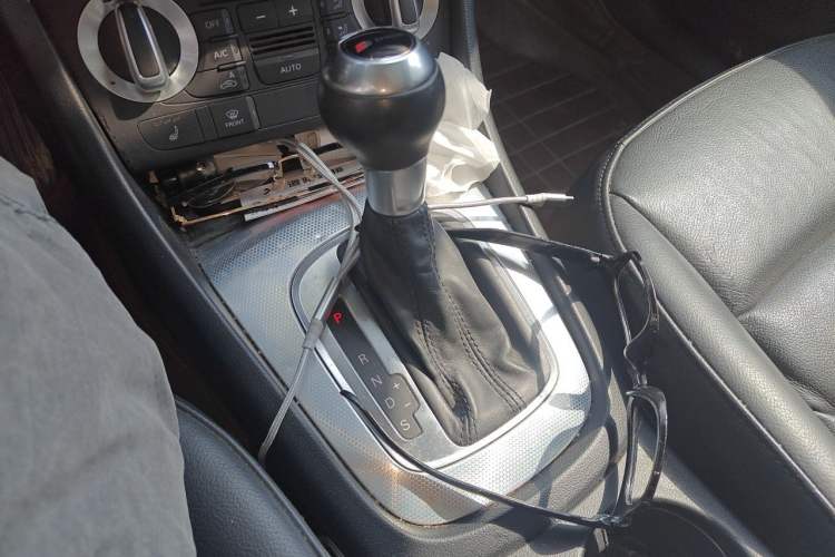 Used Audi Q3 2013 35 TFSI Comfort Model Gear Lever