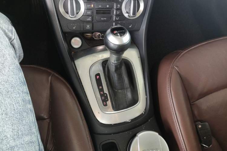 Used Audi Q3 2013 35 TFSI quattro Technology Edition Gear Lever