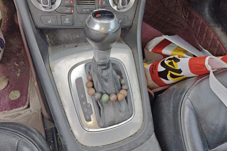 Used Audi Q3 2013 35 TFSI Comfort Model Gear Lever