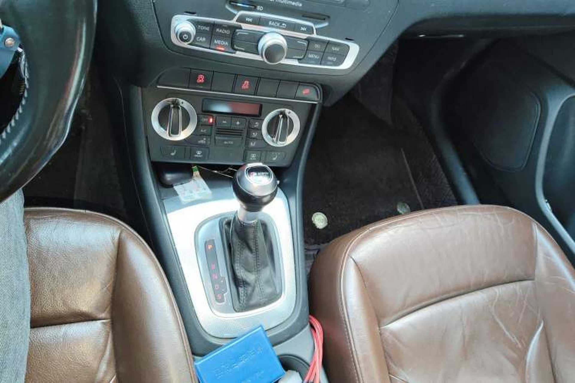 Used Audi Q3 2013 35 TFSI quattro Comfort Model Gear Lever