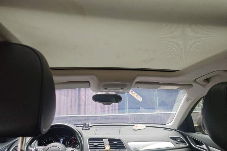 Used Audi Q3 2013 35 TFSI Comfort Model Headliner