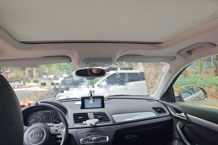 Used Audi Q3 2013 35 TFSI Comfort Model Headliner