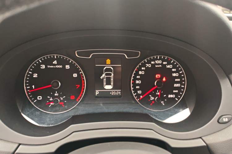 Used Audi Q3 2013 35 TFSI Comfort Model Instrument Cluster