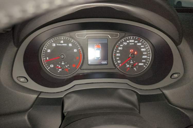 Used Audi Q3 2013 35 TFSI quattro Technology Edition Instrument Cluster
