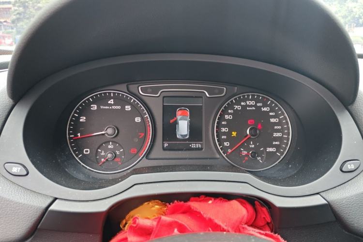 Used Audi Q3 2013 35 TFSI quattro Technology Edition Instrument Cluster