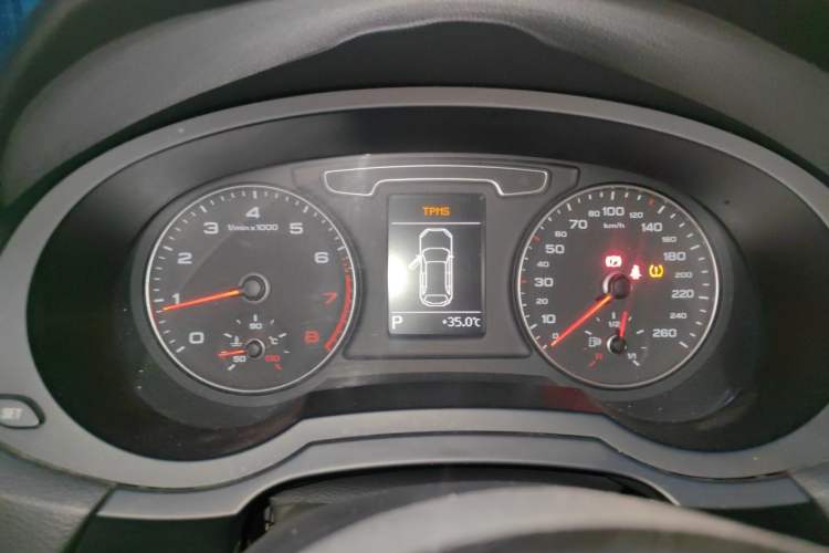 Used Audi Q3 2013 35 TFSI Comfort Model Instrument Cluster