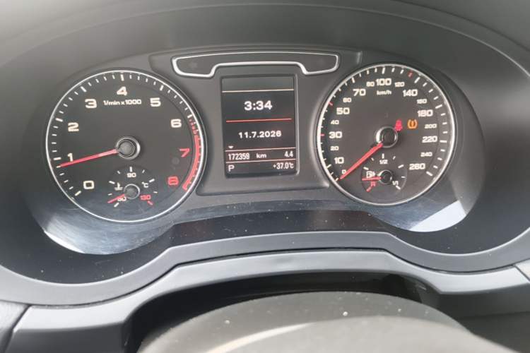 Used Audi Q3 2013 35 TFSI quattro Technology Edition Instrument Cluster