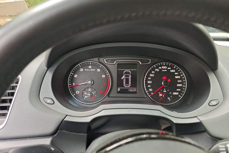 Used Audi Q3 2013 35 TFSI Comfort Model Instrument Cluster