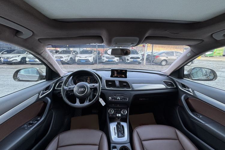 Used Audi Q3 2013 35 TFSI Comfort Model Interior 1