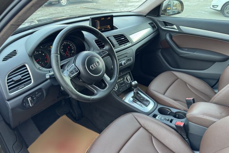Used Audi Q3 2013 35 TFSI Comfort Model Interior 2